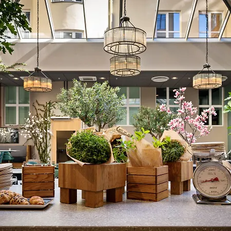 Karl Johans Gate 35 3*