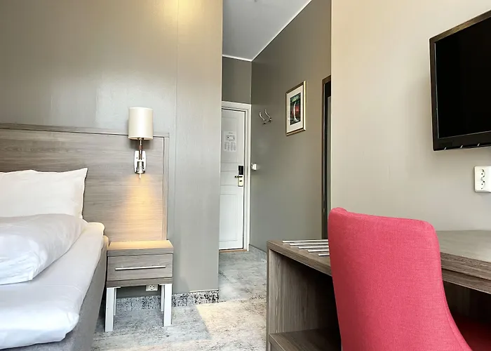 Hotel Karl Johans Gate 35 3*