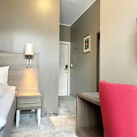 Karl Johans Gate 35 3* Oslo