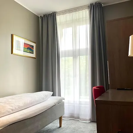 Karl Johans Gate 35 3* Oslo