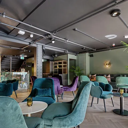 Karl Johans Gate 35 3*