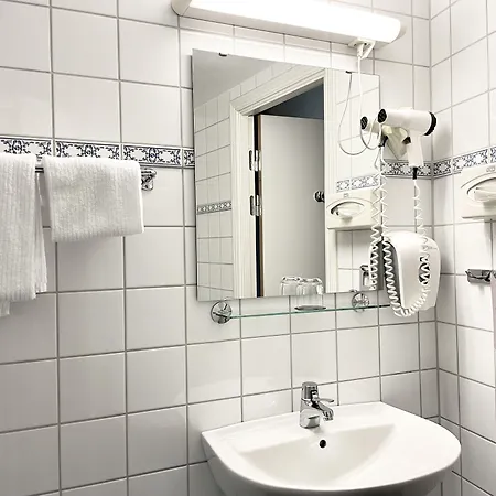 Karl Johans Gate 35 Hotell 3*